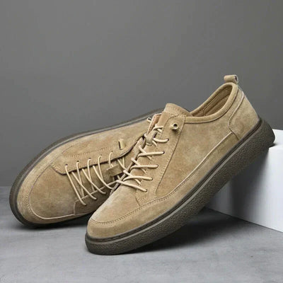 Sneaker aus Wildleder