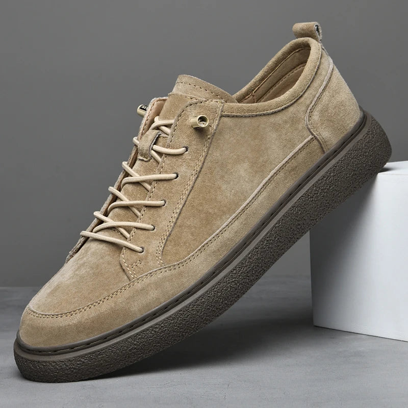 Sneaker aus Wildleder