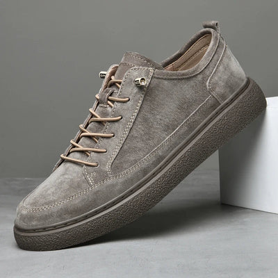 Sneaker aus Wildleder