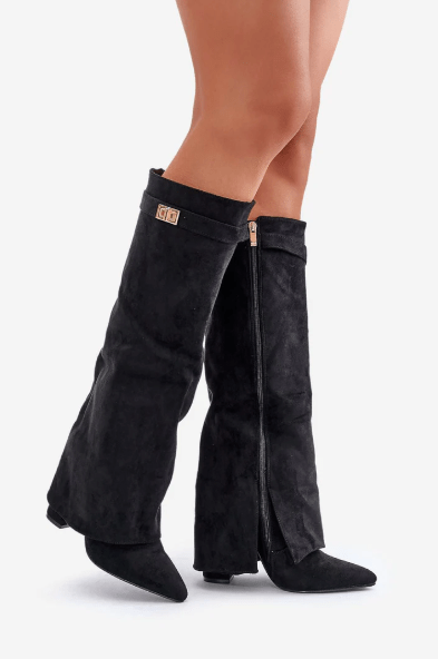 Britta Stiefel mit weitem Schaft und Absatz