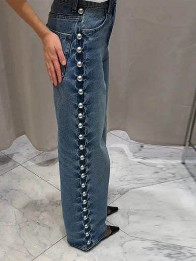 Hilda Weitbein-Jeanshose mit Perlenverzierung