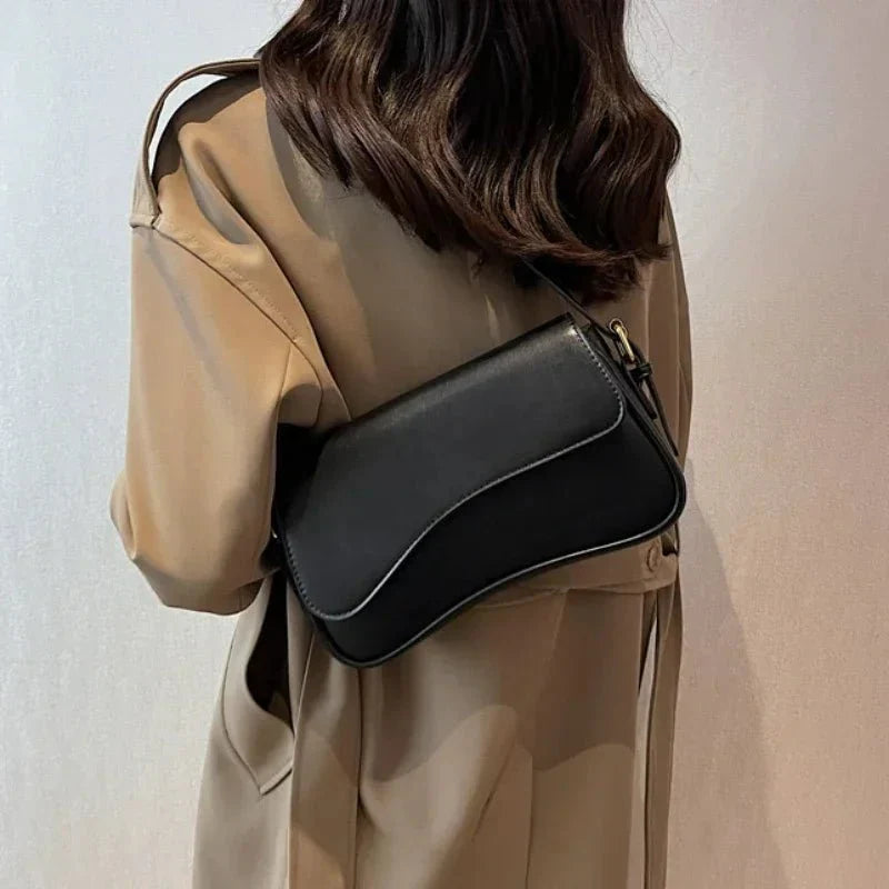 Juneesa Flap Umhängetasche